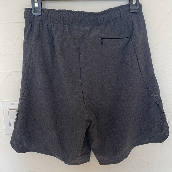 Nike dry fit running shorts - Picture 5 of 6